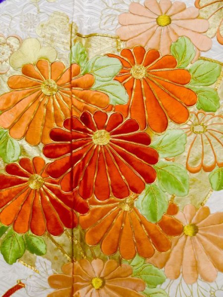 画像9: L0727W  振袖 女性用着物  シルク(正絹)   白, 菊 【中古】 【USED】 【リサイクル】 ★★★☆☆ (9)