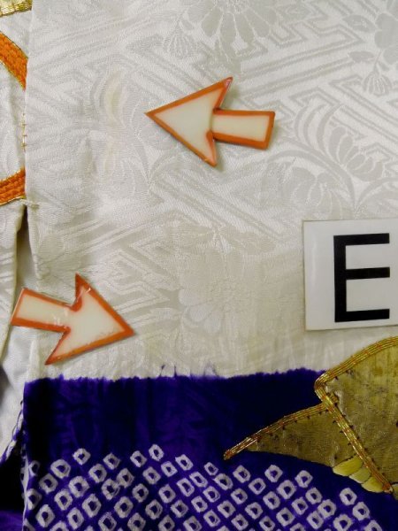 画像24: L0727W  振袖 女性用着物  シルク(正絹)   白, 菊 【中古】 【USED】 【リサイクル】 ★★★☆☆ (24)