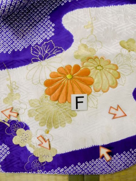 画像25: L0727W  振袖 女性用着物  シルク(正絹)   白, 菊 【中古】 【USED】 【リサイクル】 ★★★☆☆ (25)