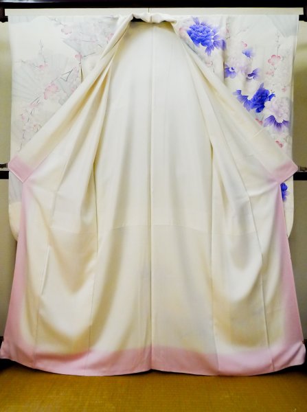 画像4: L0727X  振袖 女性用着物  シルク(正絹)  薄い 紫色, ぼたん 【中古】 【USED】 【リサイクル】 ★★☆☆☆ (4)