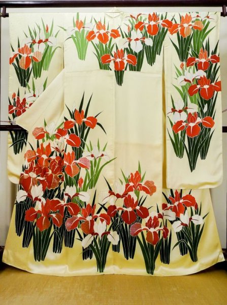 画像2: L0727Y  振袖 女性用着物 レア柄 シルク(正絹) 淡い 薄い 黄色, あやめ 【中古】 【USED】 【リサイクル】 ★★☆☆☆ (2)