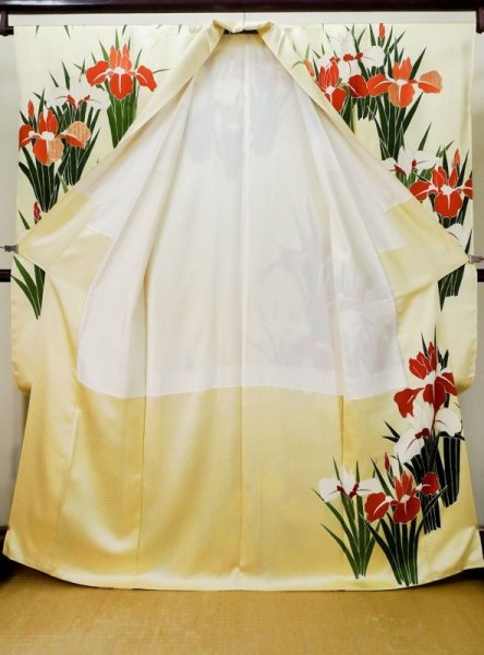 画像4: L0727Y  振袖 女性用着物 レア柄 シルク(正絹) 淡い 薄い 黄色, あやめ 【中古】 【USED】 【リサイクル】 ★★☆☆☆ (4)