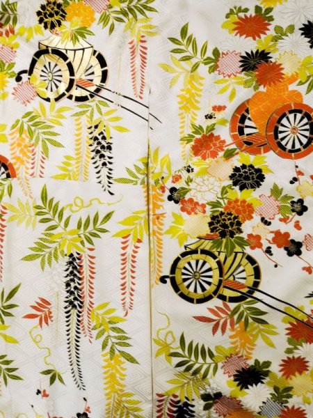 画像5: L0728A  振袖 女性用着物  シルク(正絹)   オフ ホワイト, ぼたん 【中古】 【USED】 【リサイクル】 ★★☆☆☆ (5)