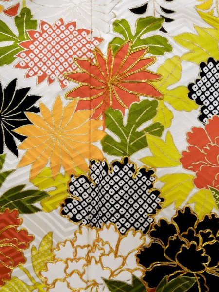 画像9: L0728A  振袖 女性用着物  シルク(正絹)   オフ ホワイト, ぼたん 【中古】 【USED】 【リサイクル】 ★★☆☆☆ (9)