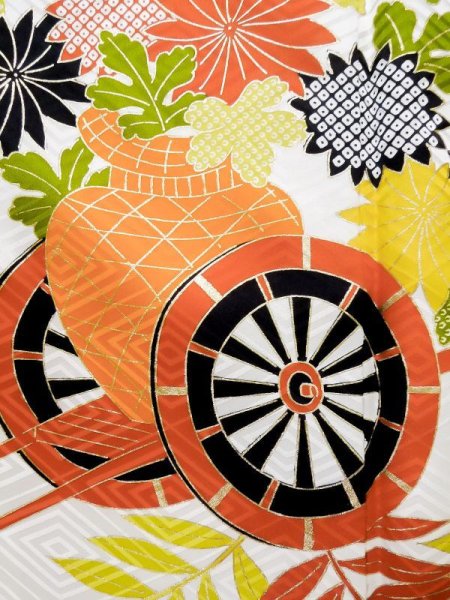 画像10: L0728A  振袖 女性用着物  シルク(正絹)   オフ ホワイト, ぼたん 【中古】 【USED】 【リサイクル】 ★★☆☆☆ (10)