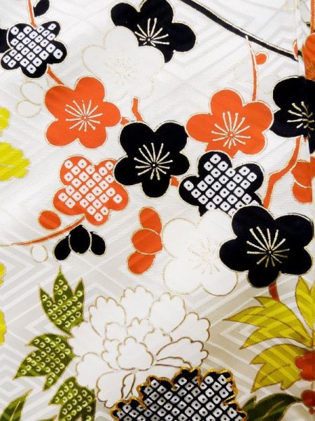 画像11: L0728A  振袖 女性用着物  シルク(正絹)   オフ ホワイト, ぼたん 【中古】 【USED】 【リサイクル】 ★★☆☆☆ (11)