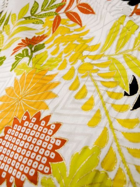 画像12: L0728A  振袖 女性用着物  シルク(正絹)   オフ ホワイト, ぼたん 【中古】 【USED】 【リサイクル】 ★★☆☆☆ (12)