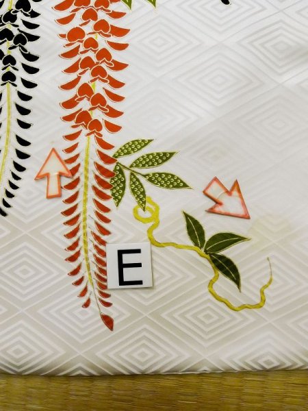 画像23: L0728A  振袖 女性用着物  シルク(正絹)   オフ ホワイト, ぼたん 【中古】 【USED】 【リサイクル】 ★★☆☆☆ (23)