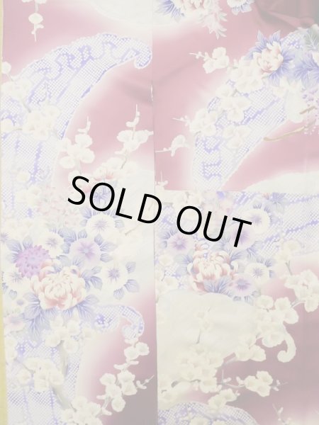 画像6: L0728B  振袖 女性用着物 花車柄 シルク(正絹)  淡い 赤色, ぼたん 【中古】 【USED】 【リサイクル】 ★★★☆☆ (6)