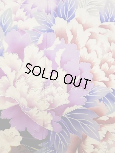 画像9: L0728B  振袖 女性用着物 花車柄 シルク(正絹)  淡い 赤色, ぼたん 【中古】 【USED】 【リサイクル】 ★★★☆☆ (9)