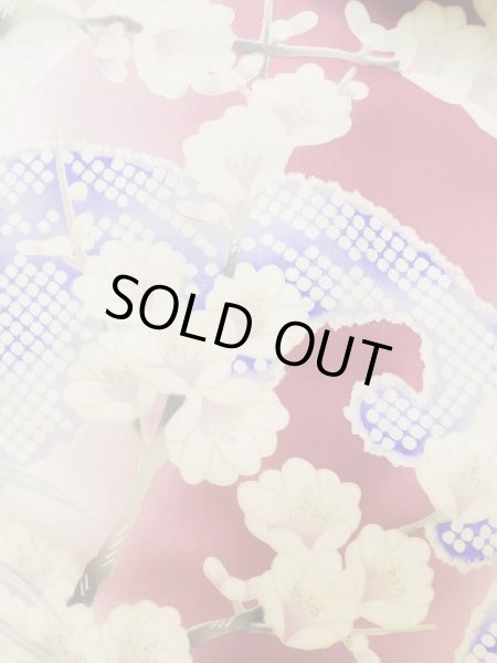 画像12: L0728B  振袖 女性用着物 花車柄 シルク(正絹)  淡い 赤色, ぼたん 【中古】 【USED】 【リサイクル】 ★★★☆☆ (12)