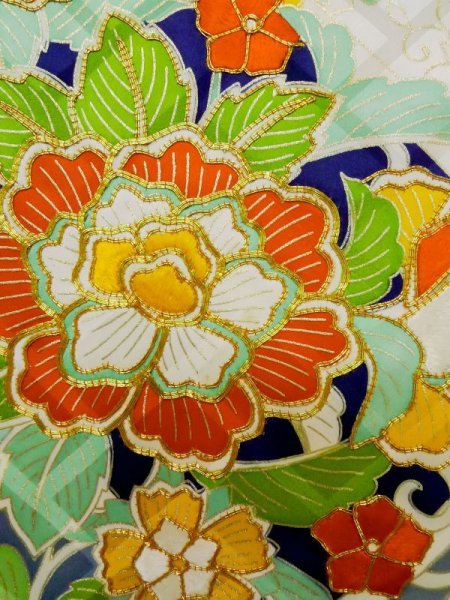 画像9: L0728E  振袖 女性用着物  シルク(正絹)   オフ ホワイト, 花 【中古】 【USED】 【リサイクル】 ★★☆☆☆ (9)