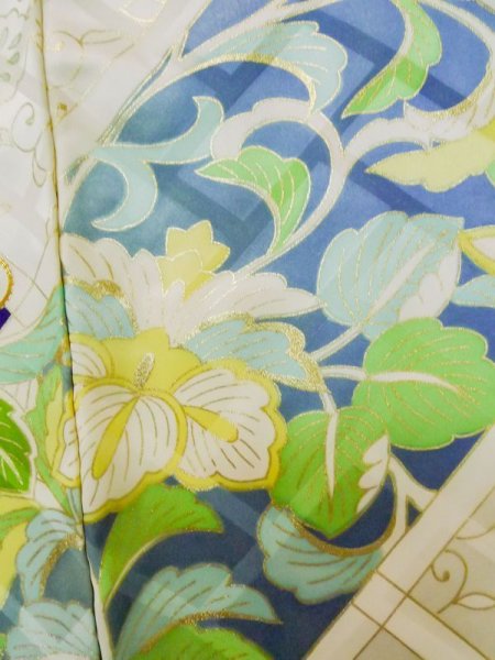 画像12: L0728E  振袖 女性用着物  シルク(正絹)   オフ ホワイト, 花 【中古】 【USED】 【リサイクル】 ★★☆☆☆ (12)