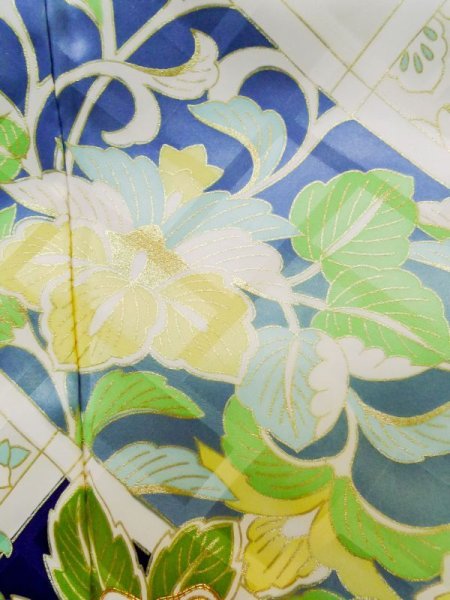 画像13: L0728E  振袖 女性用着物  シルク(正絹)   オフ ホワイト, 花 【中古】 【USED】 【リサイクル】 ★★☆☆☆ (13)