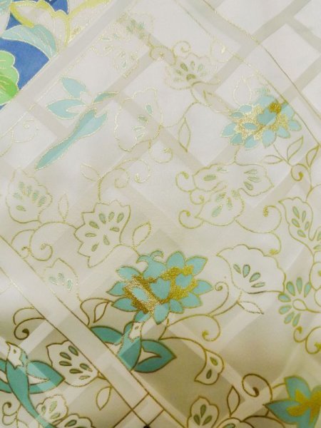 画像14: L0728E  振袖 女性用着物  シルク(正絹)   オフ ホワイト, 花 【中古】 【USED】 【リサイクル】 ★★☆☆☆ (14)
