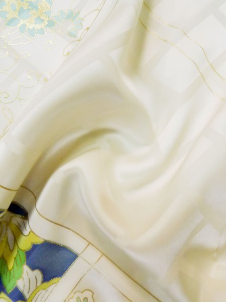 画像22: L0728E  振袖 女性用着物  シルク(正絹)   オフ ホワイト, 花 【中古】 【USED】 【リサイクル】 ★★☆☆☆ (22)