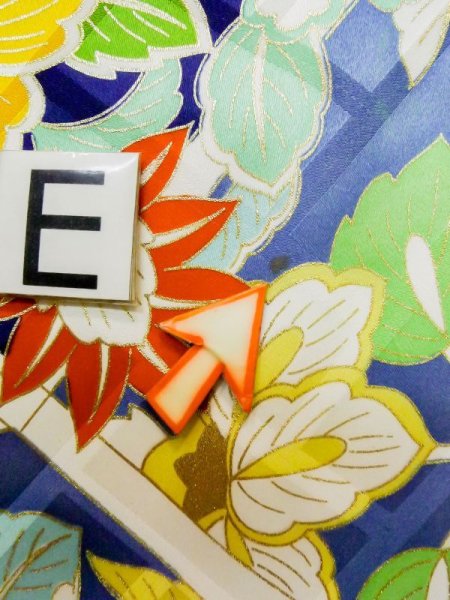 画像28: L0728E  振袖 女性用着物  シルク(正絹)   オフ ホワイト, 花 【中古】 【USED】 【リサイクル】 ★★☆☆☆ (28)