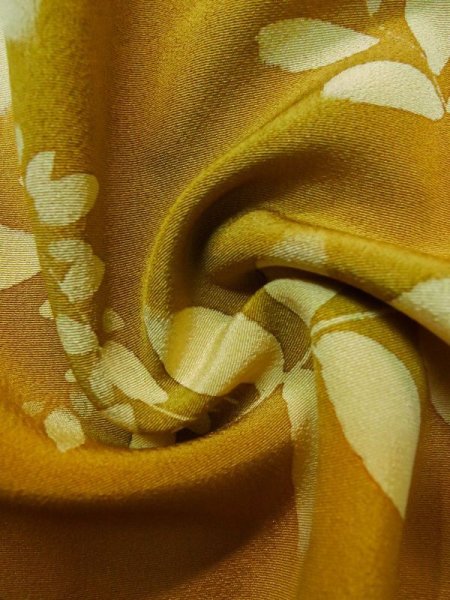 画像11: L0803L  羽織 女性用着物  シルク(正絹) 淡い 茶色み 橙色, 葉 淡い【中古】 【USED】 【リサイクル】 ★★★☆☆ (11)