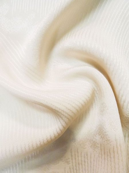 画像13: L0803Q  羽織 女性用着物  シルク(正絹)   白, 花 【中古】 【USED】 【リサイクル】 ★★☆☆☆ (13)