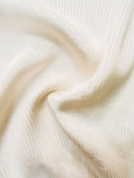 画像14: L0803Q  羽織 女性用着物  シルク(正絹)   白, 花 【中古】 【USED】 【リサイクル】 ★★☆☆☆ (14)