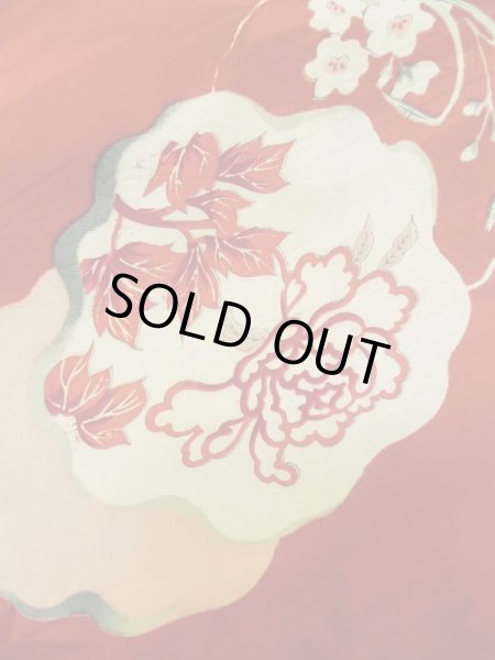 画像5: L0803R  羽織 女性用着物 地紋:矢羽根 シルク(正絹)   赤色, 花 【中古】 【USED】 【リサイクル】 ★★☆☆☆ (5)