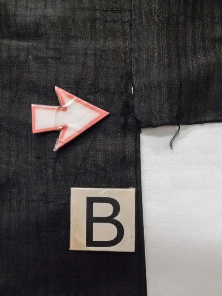 画像13: L0824N  男性用羽織 男性用着物  シルク(正絹)  深い 茶色, 縞 【中古】 【USED】 【リサイクル】 ★☆☆☆☆ (13)