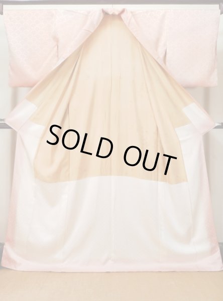 画像2: L0826M  色無地 女性用着物  シルク(正絹) 光沢のある 淡い 珊瑚色,  【中古】 【USED】 【リサイクル】 ★★★☆☆ (2)