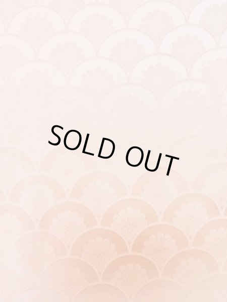 画像5: L0826M  色無地 女性用着物  シルク(正絹) 光沢のある 淡い 珊瑚色,  【中古】 【USED】 【リサイクル】 ★★★☆☆ (5)