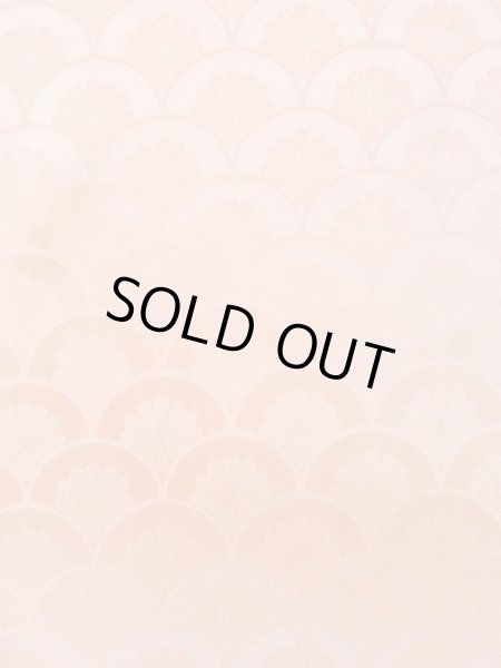 画像6: L0826M  色無地 女性用着物  シルク(正絹) 光沢のある 淡い 珊瑚色,  【中古】 【USED】 【リサイクル】 ★★★☆☆ (6)