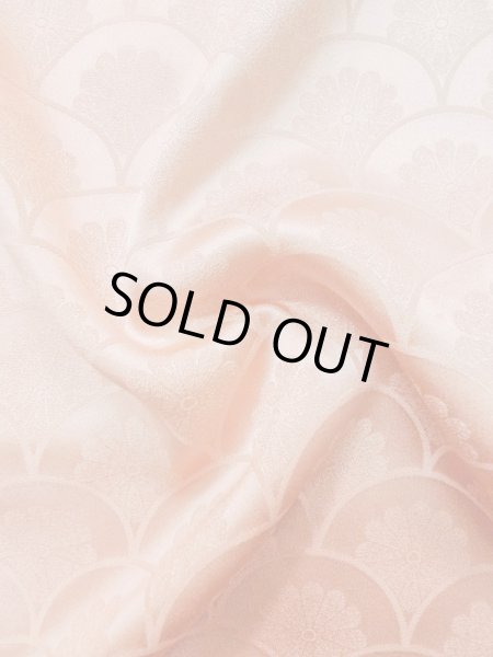 画像10: L0826M  色無地 女性用着物  シルク(正絹) 光沢のある 淡い 珊瑚色,  【中古】 【USED】 【リサイクル】 ★★★☆☆ (10)