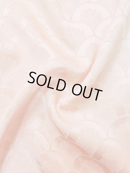 画像11: L0826M  色無地 女性用着物  シルク(正絹) 光沢のある 淡い 珊瑚色,  【中古】 【USED】 【リサイクル】 ★★★☆☆ (11)