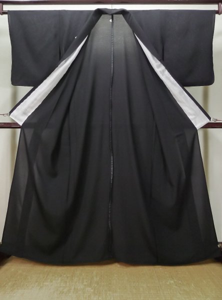 画像2: L0827B  喪服 女性用着物  シルク(正絹)   黒,  【中古】 【USED】 【リサイクル】 ★★☆☆☆ (2)