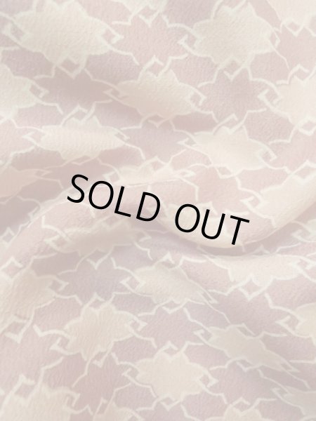 画像10: L0907C  羽織 女性用着物  化繊 淡い 薄い えんじ, 抽象的模様 【中古】 【USED】 【リサイクル】 ★☆☆☆☆ (10)