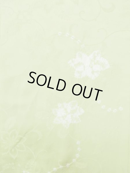 画像4: L0907D  羽織 女性用着物  シルク(正絹) 淡い 薄い 黄緑色, 唐花 【中古】 【USED】 【リサイクル】 ★★☆☆☆ (4)