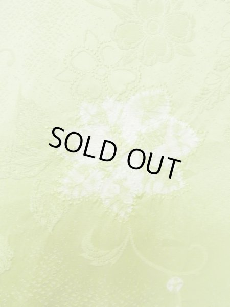 画像5: L0907D  羽織 女性用着物  シルク(正絹) 淡い 薄い 黄緑色, 唐花 【中古】 【USED】 【リサイクル】 ★★☆☆☆ (5)