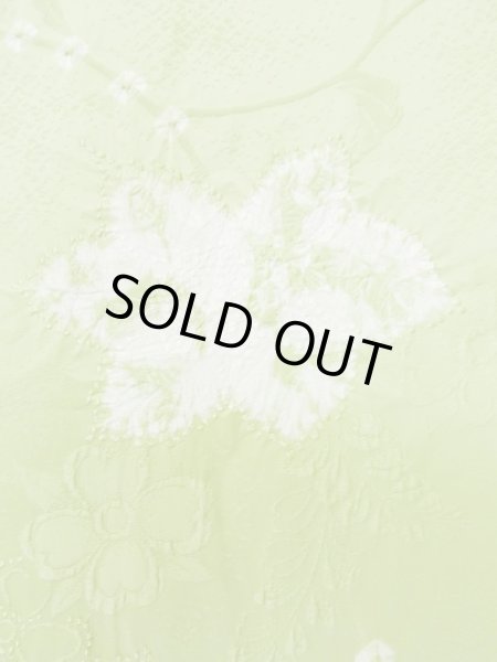 画像6: L0907D  羽織 女性用着物  シルク(正絹) 淡い 薄い 黄緑色, 唐花 【中古】 【USED】 【リサイクル】 ★★☆☆☆ (6)