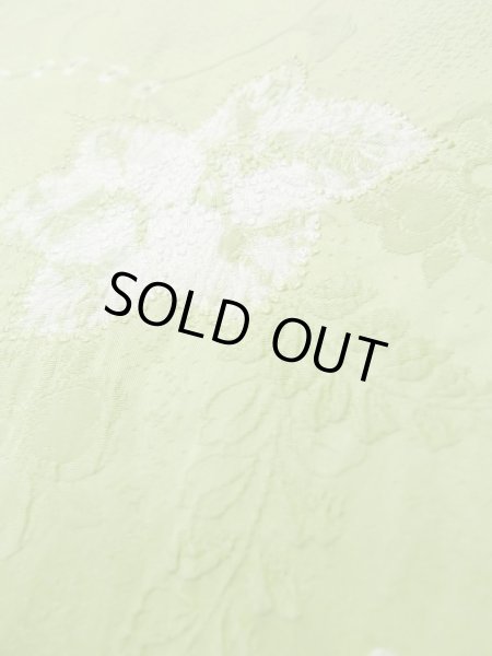 画像9: L0907D  羽織 女性用着物  シルク(正絹) 淡い 薄い 黄緑色, 唐花 【中古】 【USED】 【リサイクル】 ★★☆☆☆ (9)