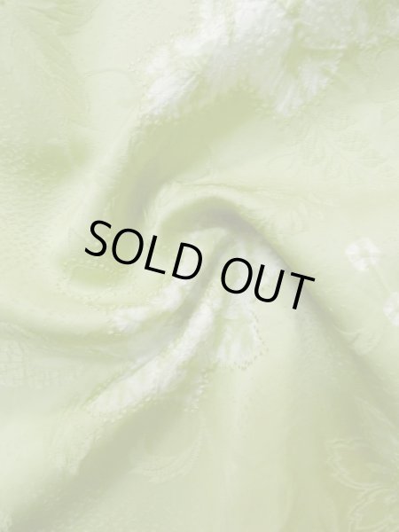 画像11: L0907D  羽織 女性用着物  シルク(正絹) 淡い 薄い 黄緑色, 唐花 【中古】 【USED】 【リサイクル】 ★★☆☆☆ (11)