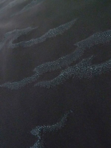 画像11: L0907J  羽織 女性用着物  シルク(正絹)   黒, 抽象的模様 【中古】 【USED】 【リサイクル】 ★★★☆☆ (11)