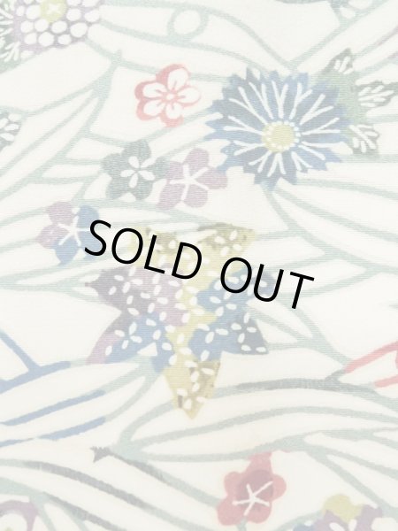 画像7: L0907K  羽織 女性用着物  シルク(正絹)   トープ, 花 【中古】 【USED】 【リサイクル】 ★★☆☆☆ (7)