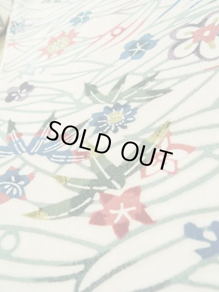 画像8: L0907K  羽織 女性用着物  シルク(正絹)   トープ, 花 【中古】 【USED】 【リサイクル】 ★★☆☆☆ (8)