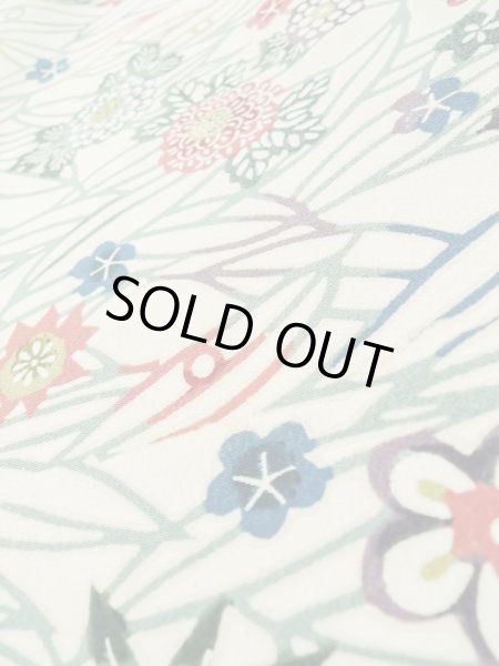 画像9: L0907K  羽織 女性用着物  シルク(正絹)   トープ, 花 【中古】 【USED】 【リサイクル】 ★★☆☆☆ (9)