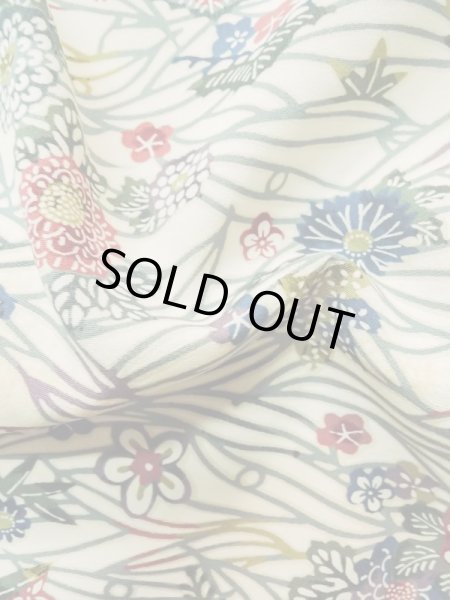 画像11: L0907K  羽織 女性用着物  シルク(正絹)   トープ, 花 【中古】 【USED】 【リサイクル】 ★★☆☆☆ (11)