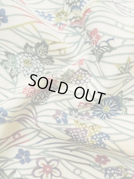 画像12: L0907K  羽織 女性用着物  シルク(正絹)   トープ, 花 【中古】 【USED】 【リサイクル】 ★★☆☆☆ (12)