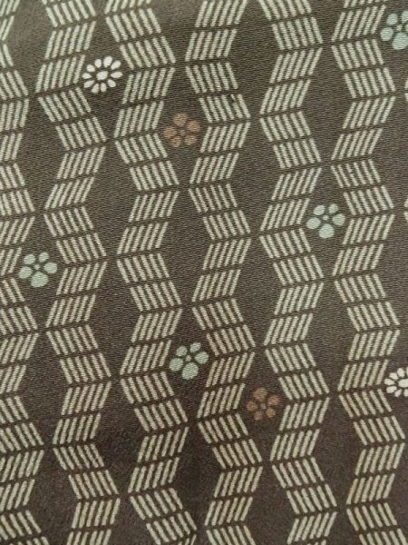 画像6: L0907L  羽織 女性用着物  シルク(正絹) 淡い 灰色がかった 茶色, 花 【中古】 【USED】 【リサイクル】 ★★☆☆☆ (6)