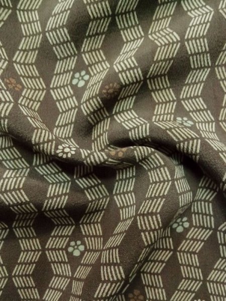 画像11: L0907L  羽織 女性用着物  シルク(正絹) 淡い 灰色がかった 茶色, 花 【中古】 【USED】 【リサイクル】 ★★☆☆☆ (11)