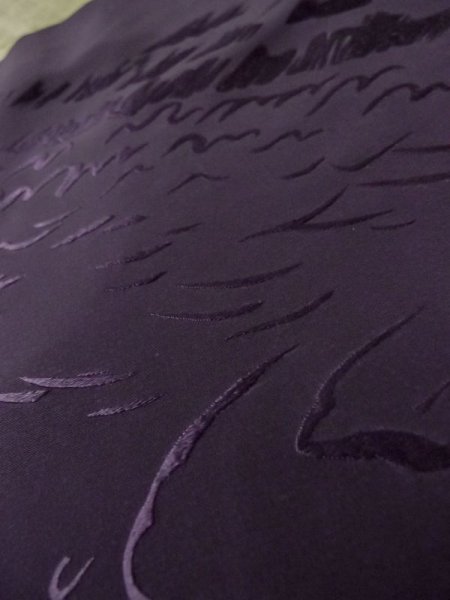 画像10: L0907U  羽織 女性用着物  シルク(正絹)  深い 紫色, 抽象的模様 【中古】 【USED】 【リサイクル】 ★☆☆☆☆ (10)