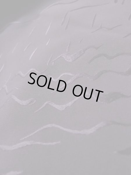 画像11: L0907U  羽織 女性用着物  シルク（正絹）  深い 紫色, 抽象的模様 【中古】 【USED】 【リサイクル】 ★☆☆☆☆ (11)