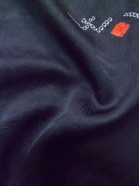 画像12: L0914D Mint  羽織 女性用着物  シルク（正絹）   黒, 抽象的模様 【中古】 【USED】 【リサイクル】 ★★★★☆ (12)