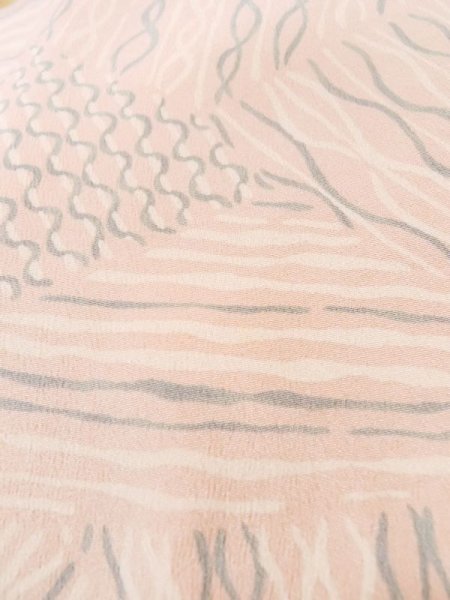 画像8: L0914S  羽織 女性用着物  シルク(正絹)   桃色, 波 【中古】 【USED】 【リサイクル】 ★☆☆☆☆ (8)